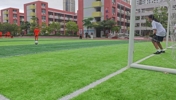 小孩哥点球踢哪边？